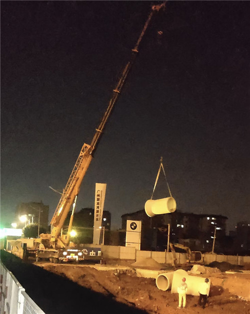 瑞金市“弯臂矫正”—— 吊车的 “形变补偿” 技术